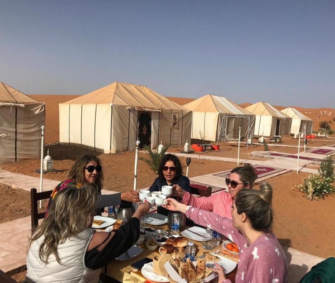 Milky Way Desert Camp เมอร์ซูกา ภายนอก รูปภาพ