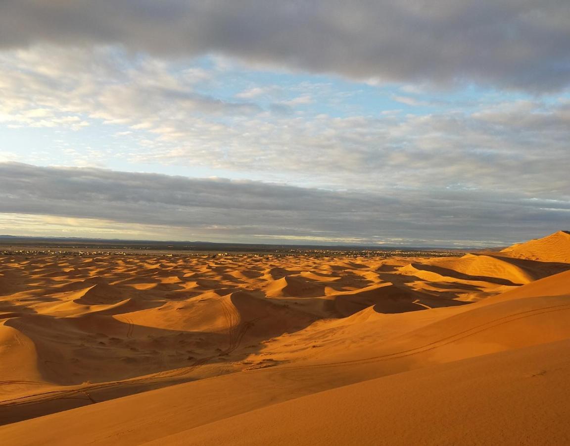 Milky Way Desert Camp เมอร์ซูกา ภายนอก รูปภาพ